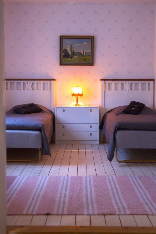 Hallebergs Bed&Breakfast Skara Habitación foto