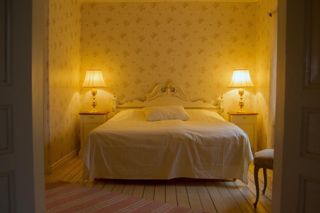 Hallebergs Bed&Breakfast Skara Habitación foto